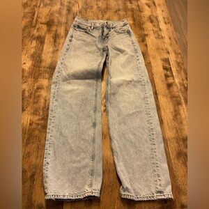 Light wash American eagle denim wide leg Mom jean